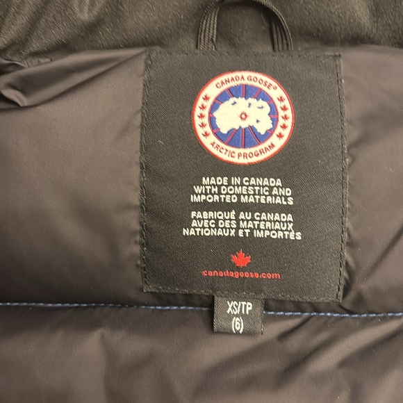 VGUC Canada Goose Kids Vest (authentic) - Picture 8 of 11